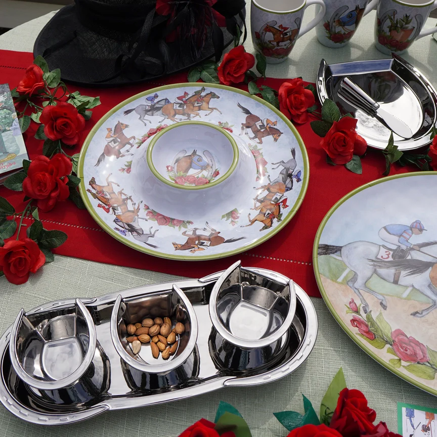 Day at the Races Silver Coast 3D Horseshoe Tray Set - Image 3